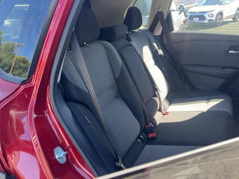 Used 2022 Nissan Rogue SV FWD image 13