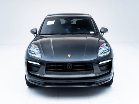 New 2025 Porsche Macan Turbo image 6