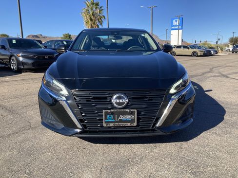 Used 2023 Nissan Altima 2.5 SV image 2