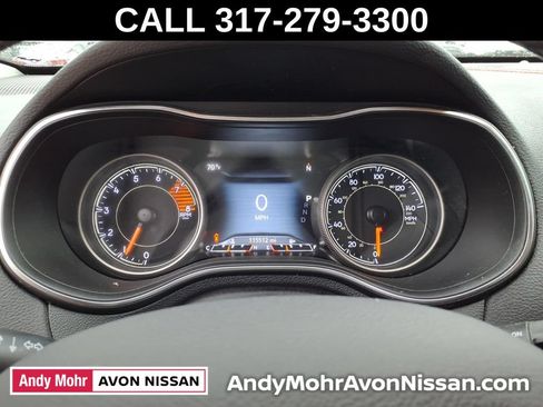 Used 2019 Jeep Cherokee Trailhawk w/ Cold Weather Group AWD/4WD image 18