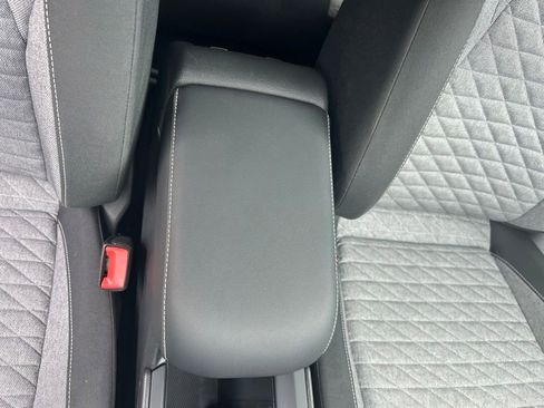 Certified 2025 Volkswagen Tiguan S FWD image 36