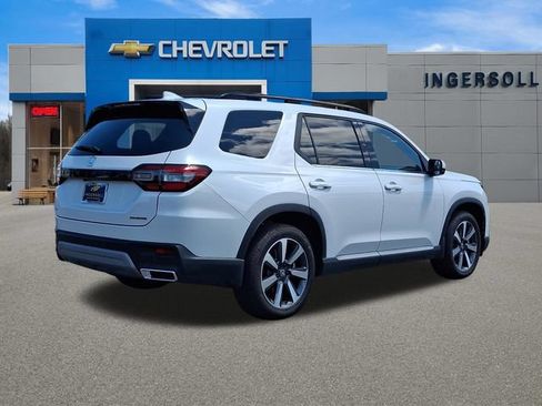 Used 2025 Honda Pilot Touring image 24