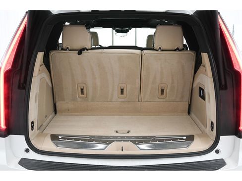 Used 2022 Cadillac Escalade Premium Luxury w/ LPO, Illumination Package image 60