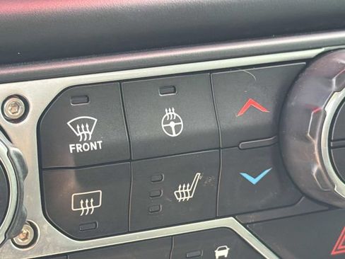 Used 2023 Jeep Gladiator Rubicon w/ Cold Weather Group AWD/4WD image 31