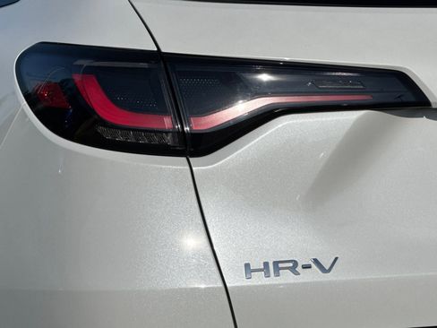 Certified 2023 Honda HR-V Sport image 12