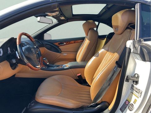 Used 2011 Mercedes-Benz SL 550 image 11