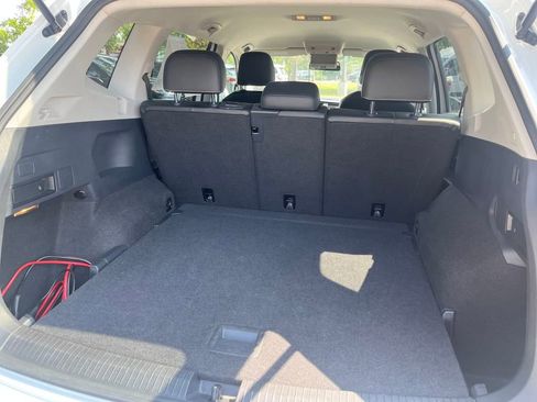 Used 2021 Volkswagen Tiguan SE image 17