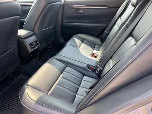 Used 2017 Lexus ES 350 w/ Luxury Package FWD image 21