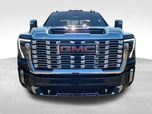 New 2026 GMC Sierra 2500 Denali w/ Denali Reserve Package AWD/4WD image 11
