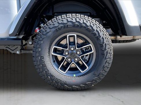 New 2026 Jeep Gladiator Mojave AWD/4WD image 32