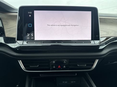 Used 2025 Volkswagen Atlas SE AWD/4WD image 12