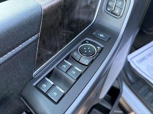 Used 2025 Ford F350 Lariat w/ FX4 Off-Road Package image 11