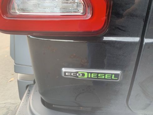 Used 2022 Jeep Wrangler Unlimited Rubicon image 10