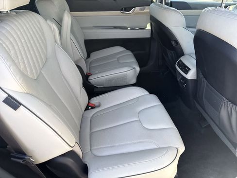 Used 2024 Hyundai Palisade Limited FWD image 13