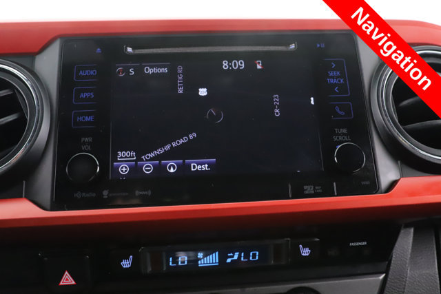 Used 2017 Toyota Tacoma TRD Off-Road w/ Premium & Technology Package AWD/4WD image 4
