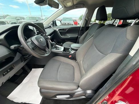 Used 2024 Toyota RAV4 LE FWD image 9