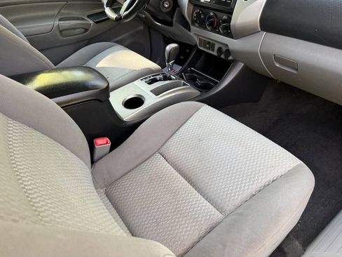 Used 2012 Toyota Tacoma PreRunner w/ SR5 Pkg image 39