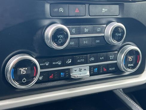 Used 2024 Ford Expedition XLT image 25