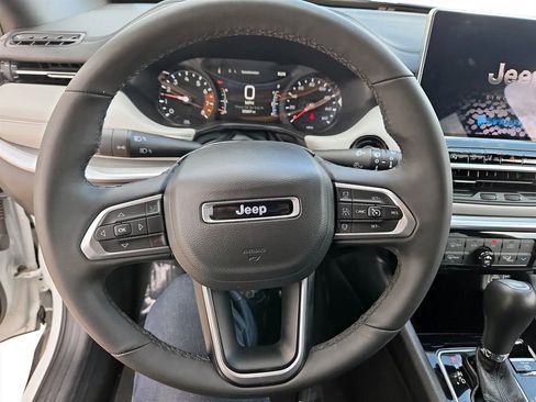 Used 2025 Jeep Compass Limited AWD/4WD image 13