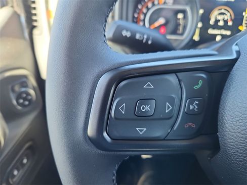 New 2025 Jeep Gladiator Mojave image 12