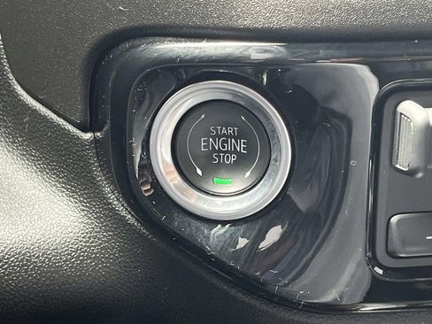 Used 2024 GMC Sierra 1500 SLT w/ SLT Premium Plus Package AWD/4WD image 31