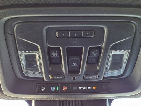 Used 2024 GMC Sierra 2500 AT4 w/ AT4 Premium Plus Package AWD/4WD image 18