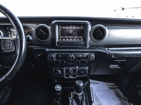 Used 2018 Jeep Wrangler Unlimited Sport S AWD/4WD image 23