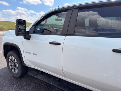 Used 2023 Chevrolet Silverado 2500 Custom w/ Custom Value Package AWD/4WD image 11