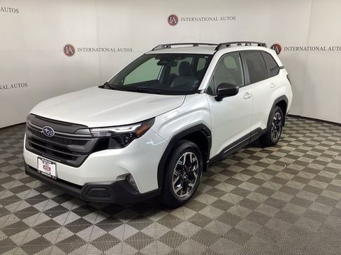 Used 2025 Subaru Forester Premium image 1