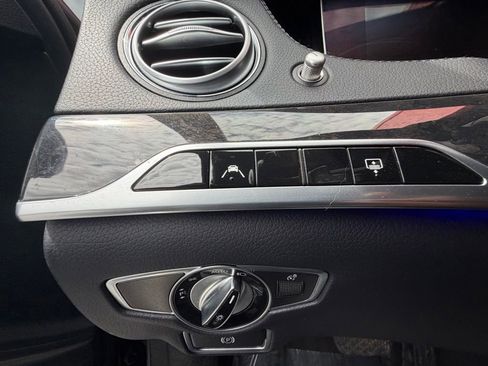 Used 2019 Mercedes-Benz S 560 Sedan image 12