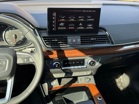 Used 2023 Audi Q5 2.0T Premium w/ Convenience Package image 27