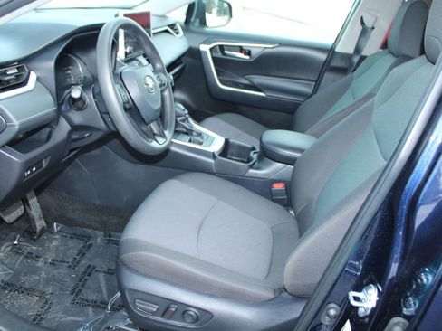 Used 2025 Toyota RAV4 XLE image 11