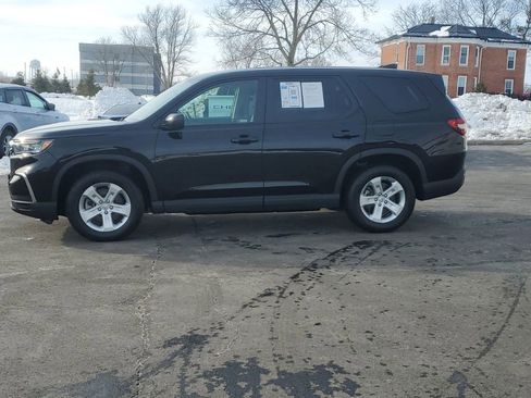Certified 2024 Honda Pilot LX image 4