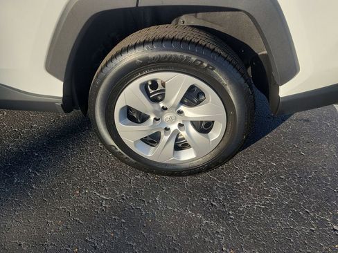 Used 2024 Toyota RAV4 LE image 7