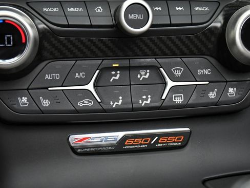 Used 2015 Chevrolet Corvette Z06 w/ 3LZ Preferred Equipment Group RWD image 42