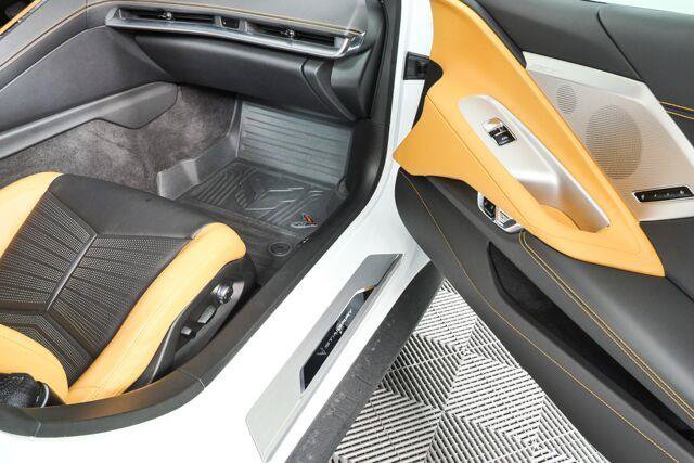 Used 2022 Chevrolet Corvette Stingray Preferred Conv w/ Z51 Performance Package RWD image 22