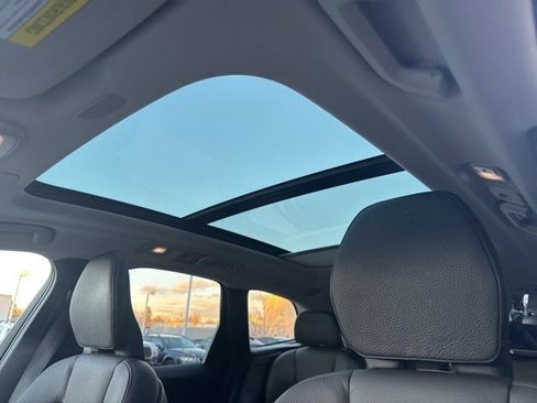 Used 2023 Volvo XC60 T8 Plus w/ Climate Package image 9