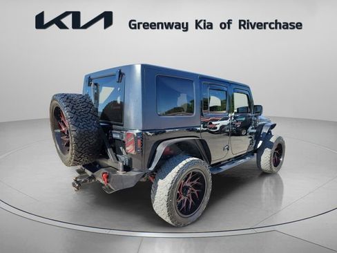 Used 2010 Jeep Wrangler Unlimited Sahara AWD/4WD image 6
