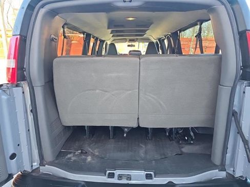 Used 2022 Chevrolet Express 3500 LS image 7