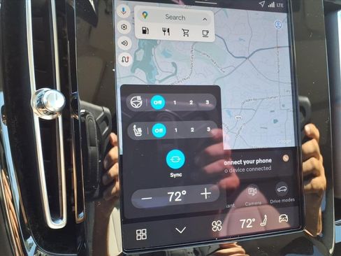 New 2026 Volvo XC40 B5 Plus w/ Protection Package Premier image 18