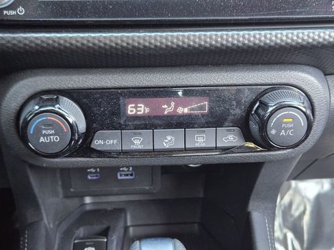 Used 2022 Nissan Kicks SV image 22