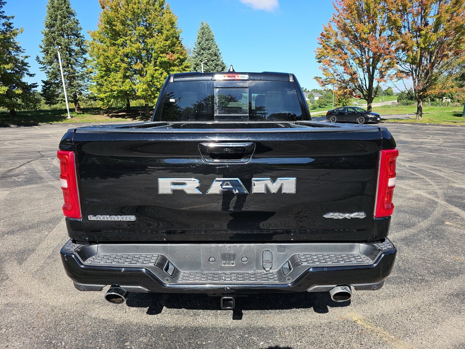 Used 2025 RAM 1500 Laramie w/ Sport Appearance Package AWD/4WD image 5