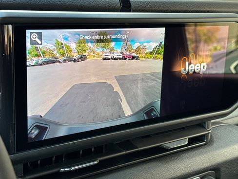 New 2025 Jeep Gladiator Willys image 17