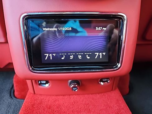 Certified 2022 Bentley Bentayga image 37