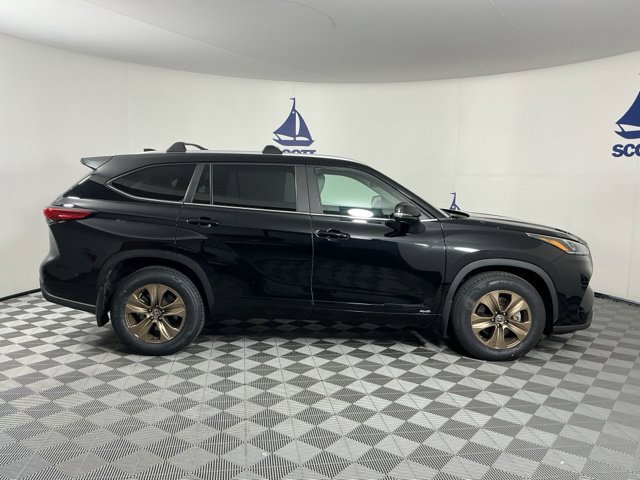 Used 2023 Toyota Highlander Bronze Edition AWD/4WD image 6