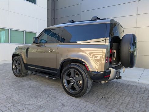 Used 2024 Land Rover Defender 90 X-Dynamic SE image 6