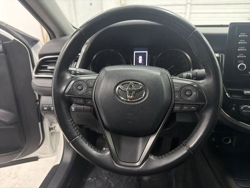 Used 2022 Toyota Camry SE FWD image 16