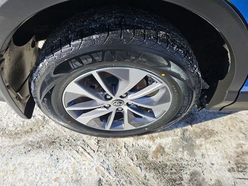 Used 2016 Toyota RAV4 XLE AWD/4WD image 16