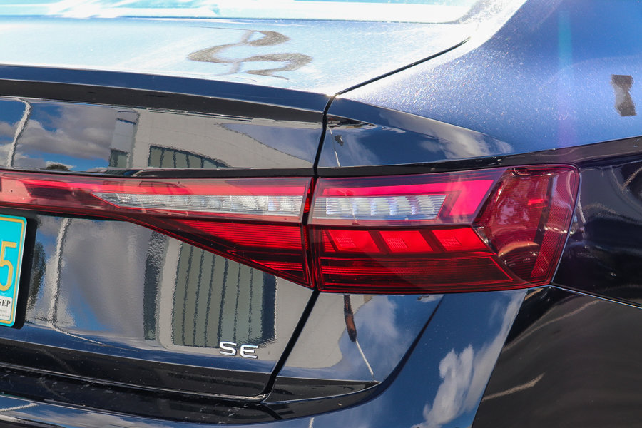 Used 2025 Volkswagen Jetta SE FWD image 9