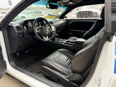 Used 2011 Dodge Challenger image 31